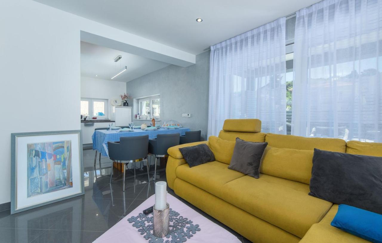 Modern Apartments With Shared Pool Near The Sea Pula Dış mekan fotoğraf